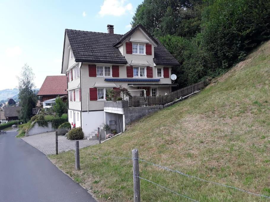 Zwinglis Ferienwohnung Rosi Nesslau Exterior photo